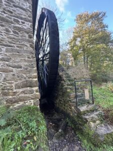 Roue du moulin à eau de Kériolet